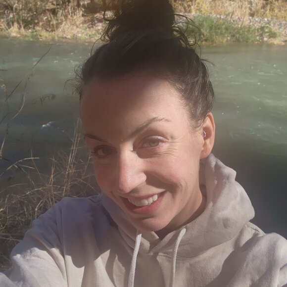 Meet your Posher, Rachel - Picture 2 of 2